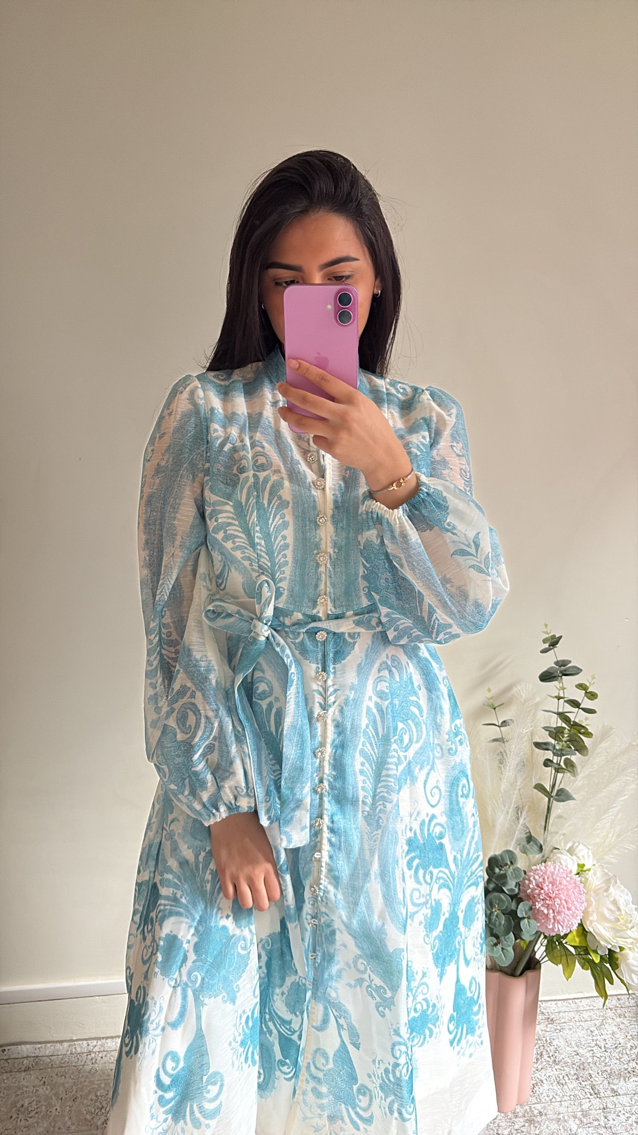 Robe Isra